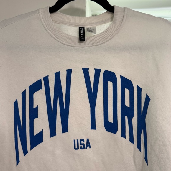 H&M ‘New York’ Crewneck Sweater - Picture 4 of 6